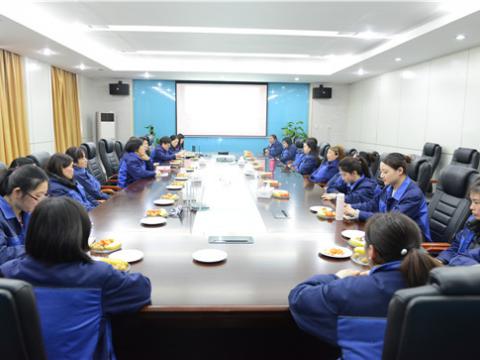 巾帼英雄会  立功新时期——人生就是博官网集团召开庆祝“三八”国际劳动妇女节座谈会