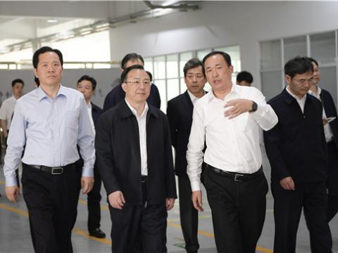 江苏省省长吴政隆光临人生就是博官网集团走访调研