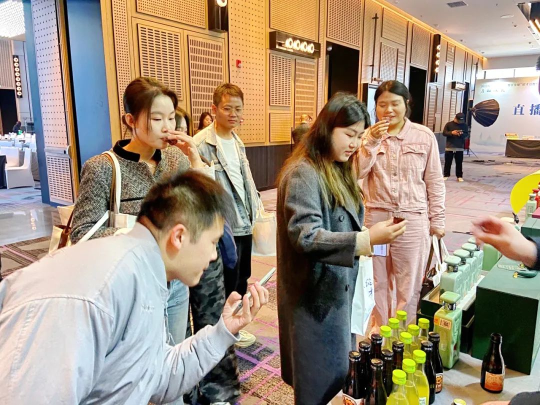 1752714670936508.jpg 4.jpg