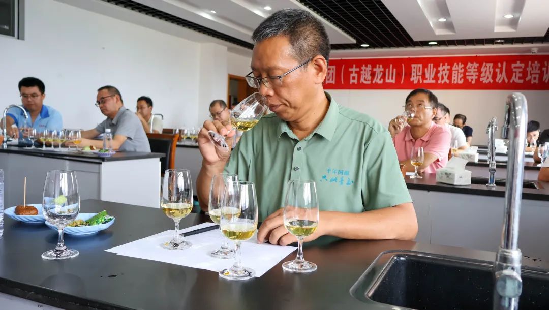 1754546901779859.jpg 2.jpg